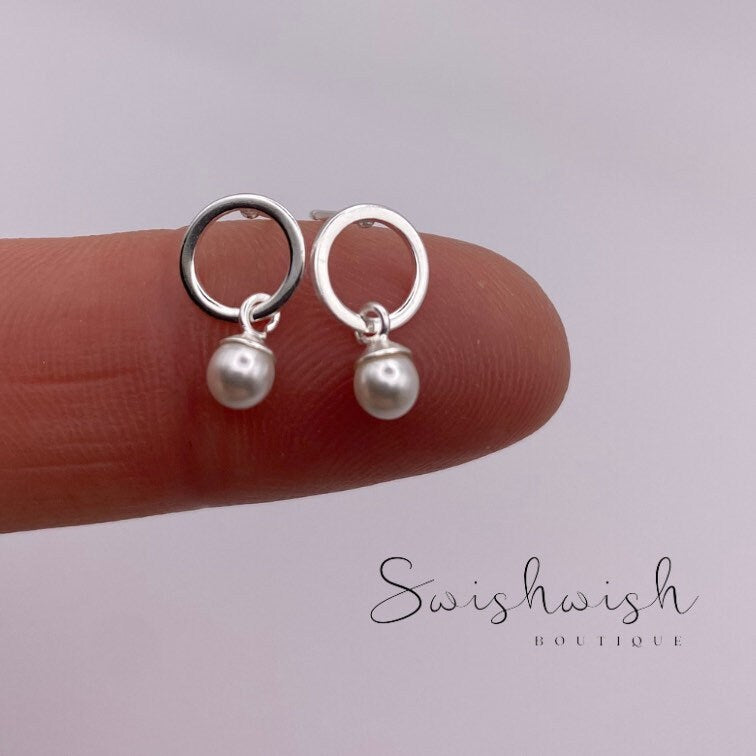 Sterling Silver Circle Stud Earrings with Pearl