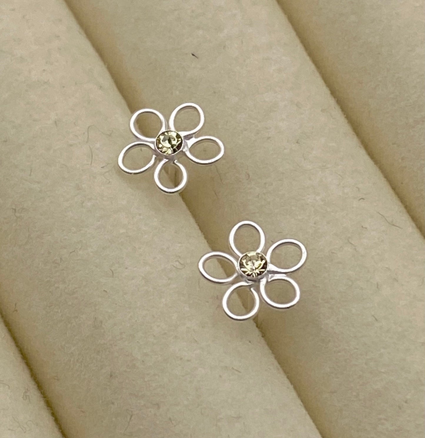 Sterling Silver Flower Stud Earrings, Daisy Earrings with Cubic Zirconia, Daisy Stud Earrings, Minimalist Ear Studs
